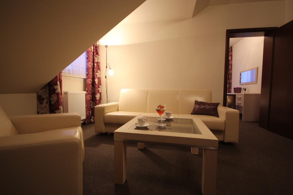 Biala Akacja Resort & Business Прудник Стая снимка