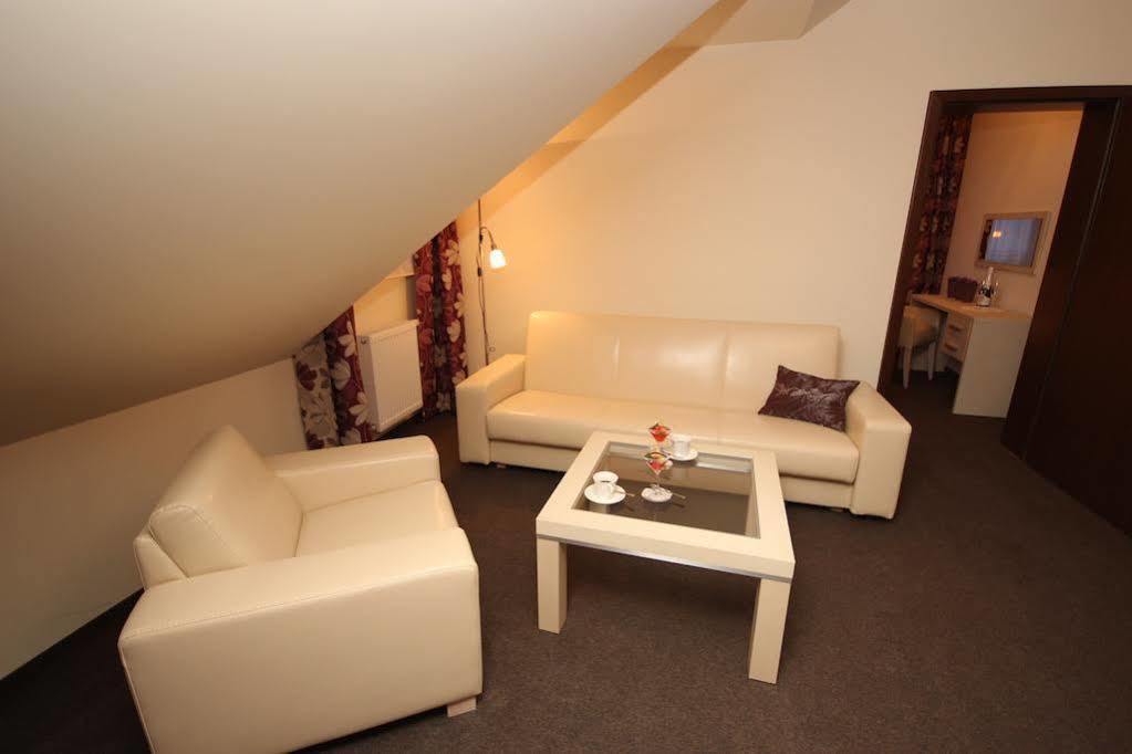 Biala Akacja Resort & Business Прудник Екстериор снимка